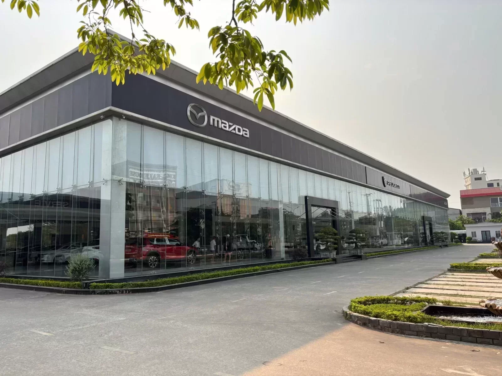 Showroom Mazda Hà Tĩnh - 425 Trần Phú, phường Thạch Linh, TP. Hà Tĩnh
